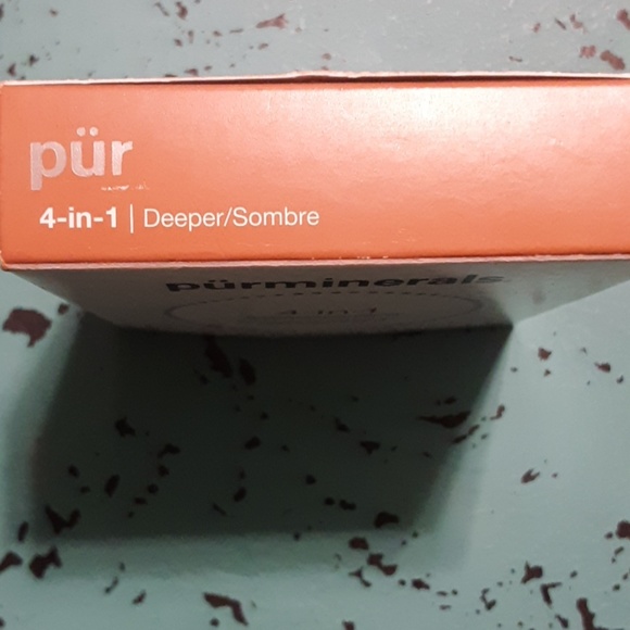 purminerals 4-in-1 Pressed Mineral Makeup - Picture 2 of 5